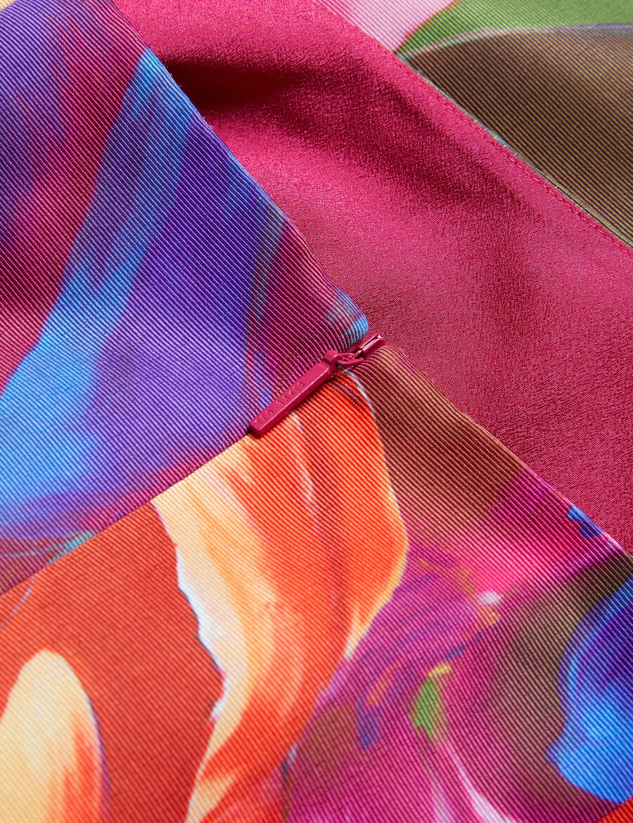 jyneen - vestido curto com corpete estampado e ajustado