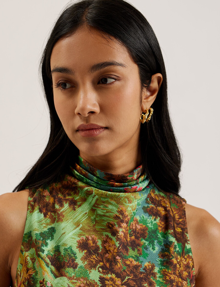 eyva - vestido midi de cetim estampado com gola alta
