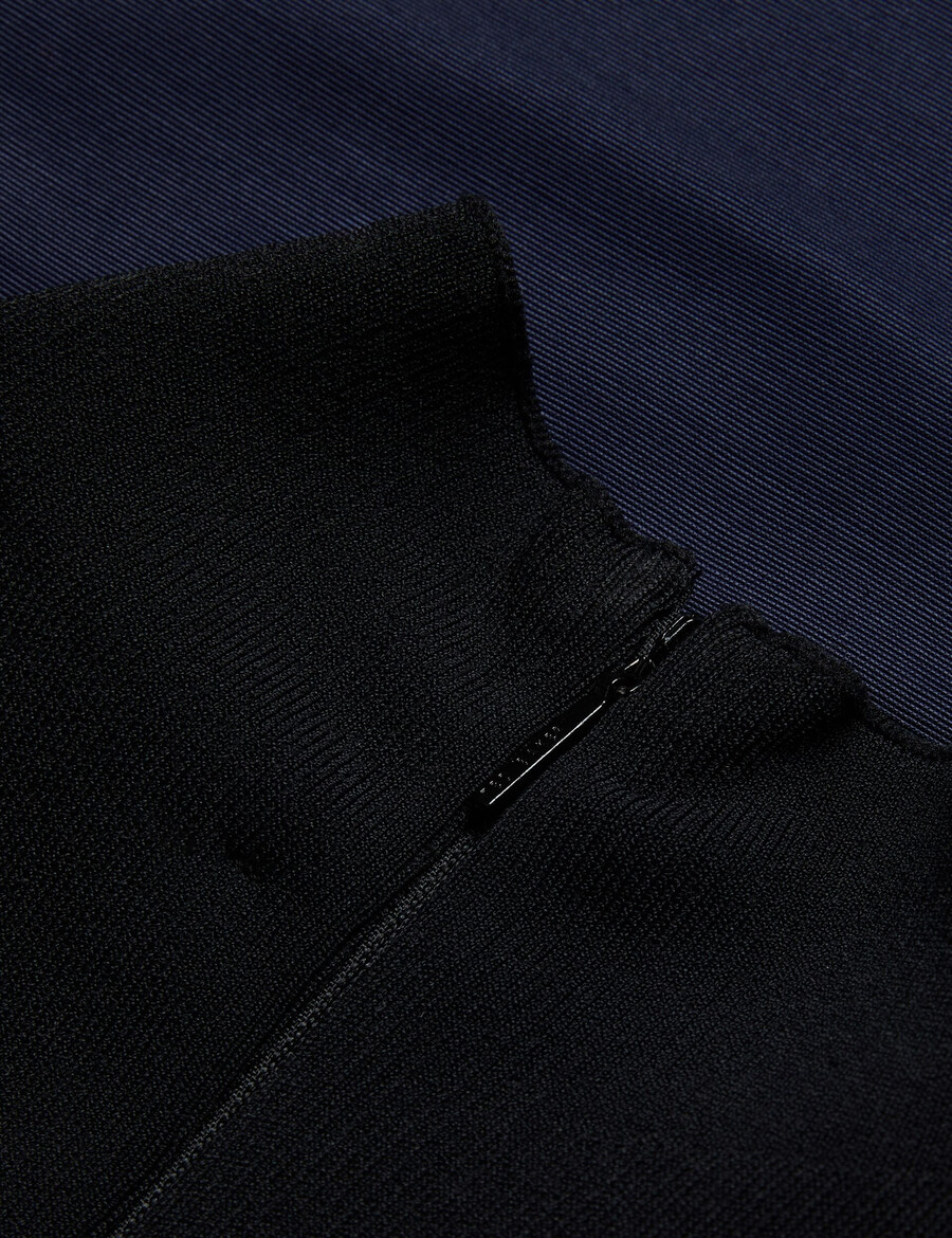 chira - vestido midi com corpete de malha e saia envelope