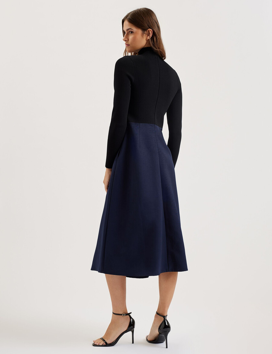 chira - vestido midi com corpete de malha e saia envelope