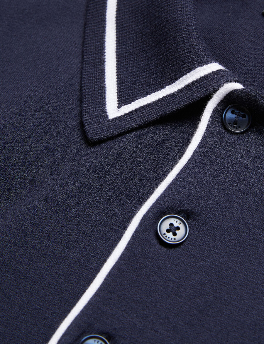 dunow - camisa polo com detalhe em ponto arredondado e acabamento listrado