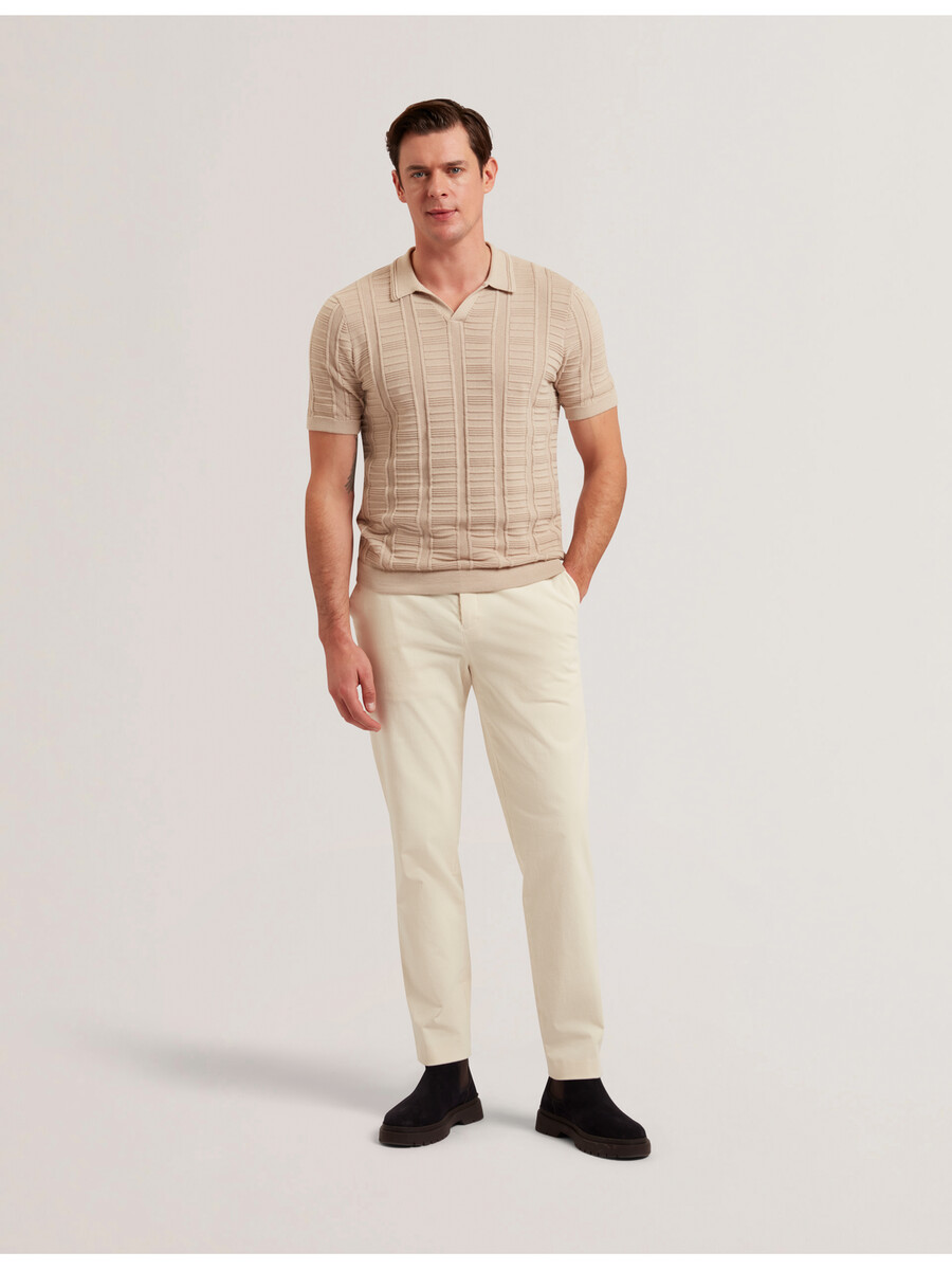 ruzza - polo texturizado com gola aberta de curta duração