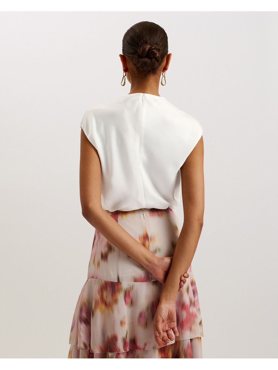 misrina - blusa de cetim com detalhe drapeado no decote