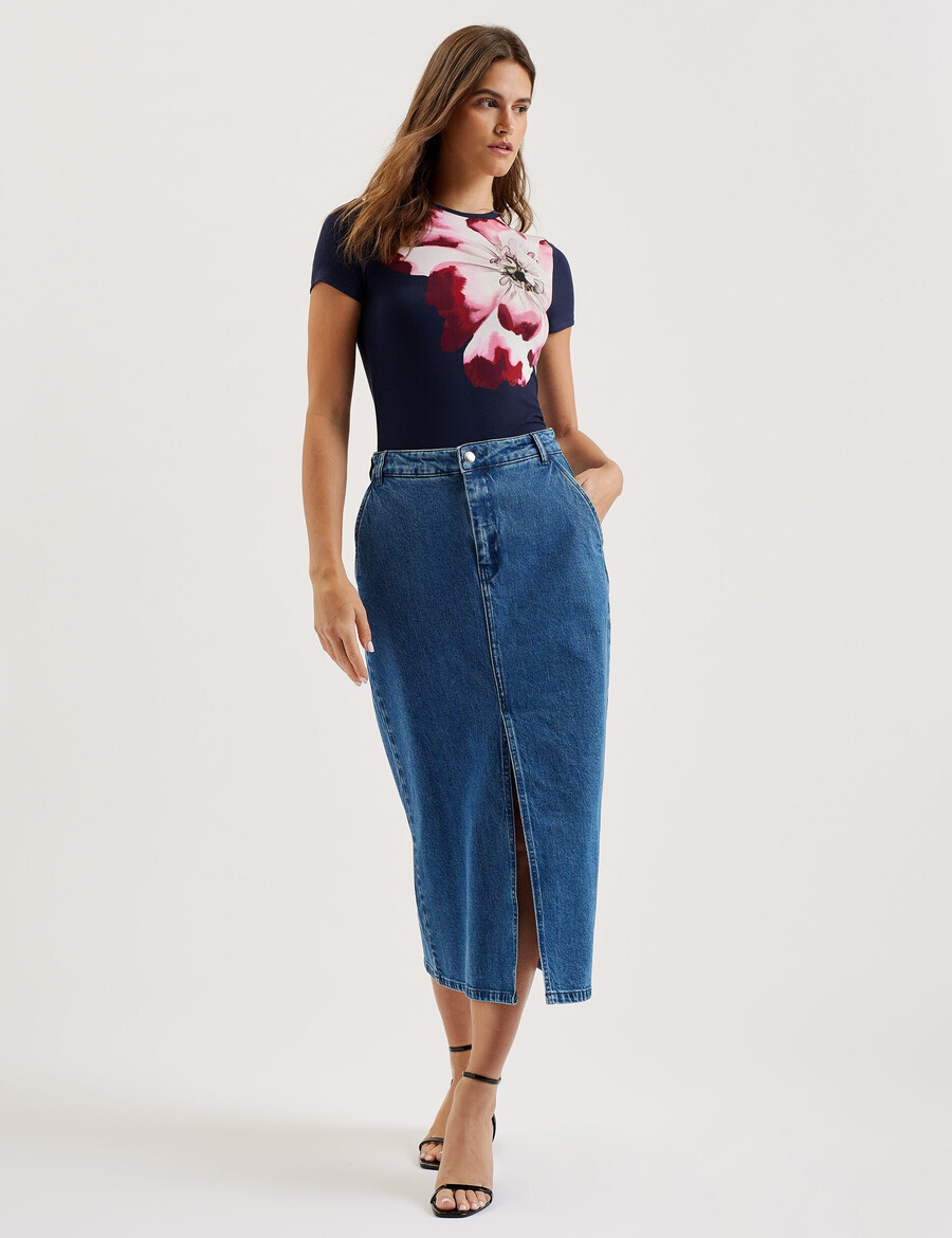louannn - camiseta de gola redonda com estampa localizada