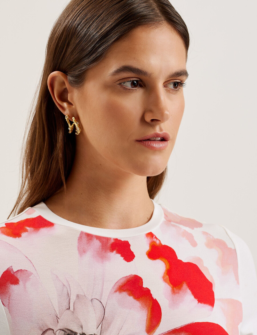 sindhaa - camiseta de manga curta com estampa floral