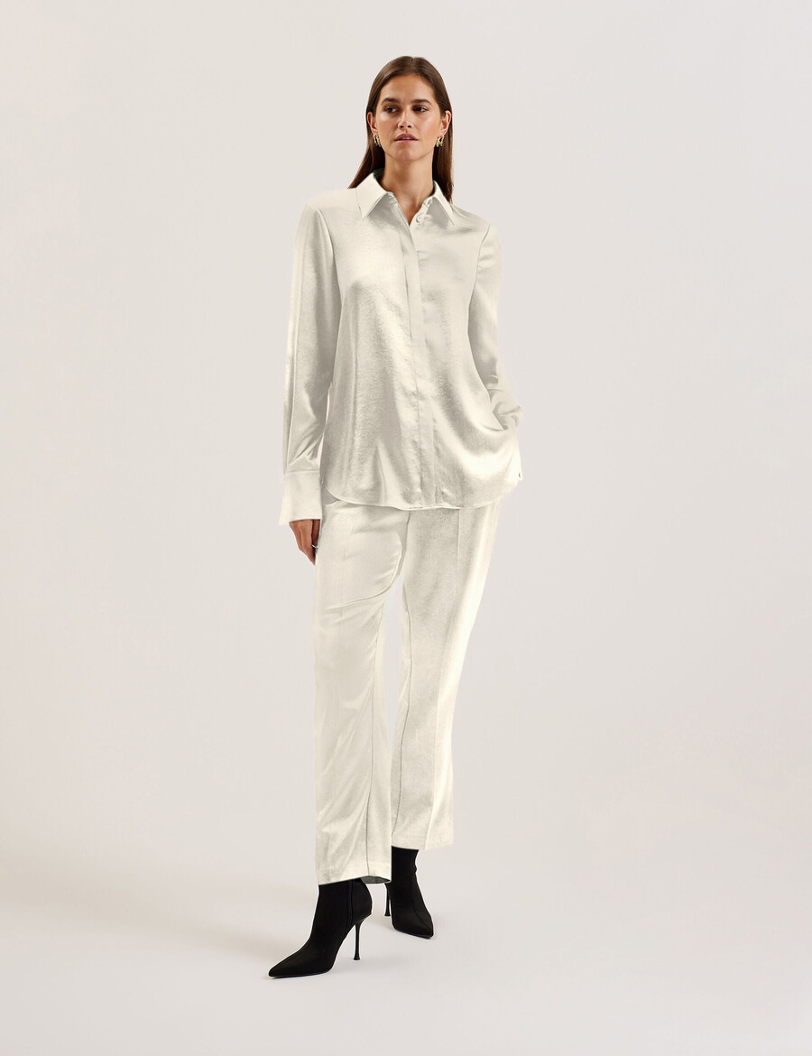 sonora - blusa longa de cetim com carcela coberta