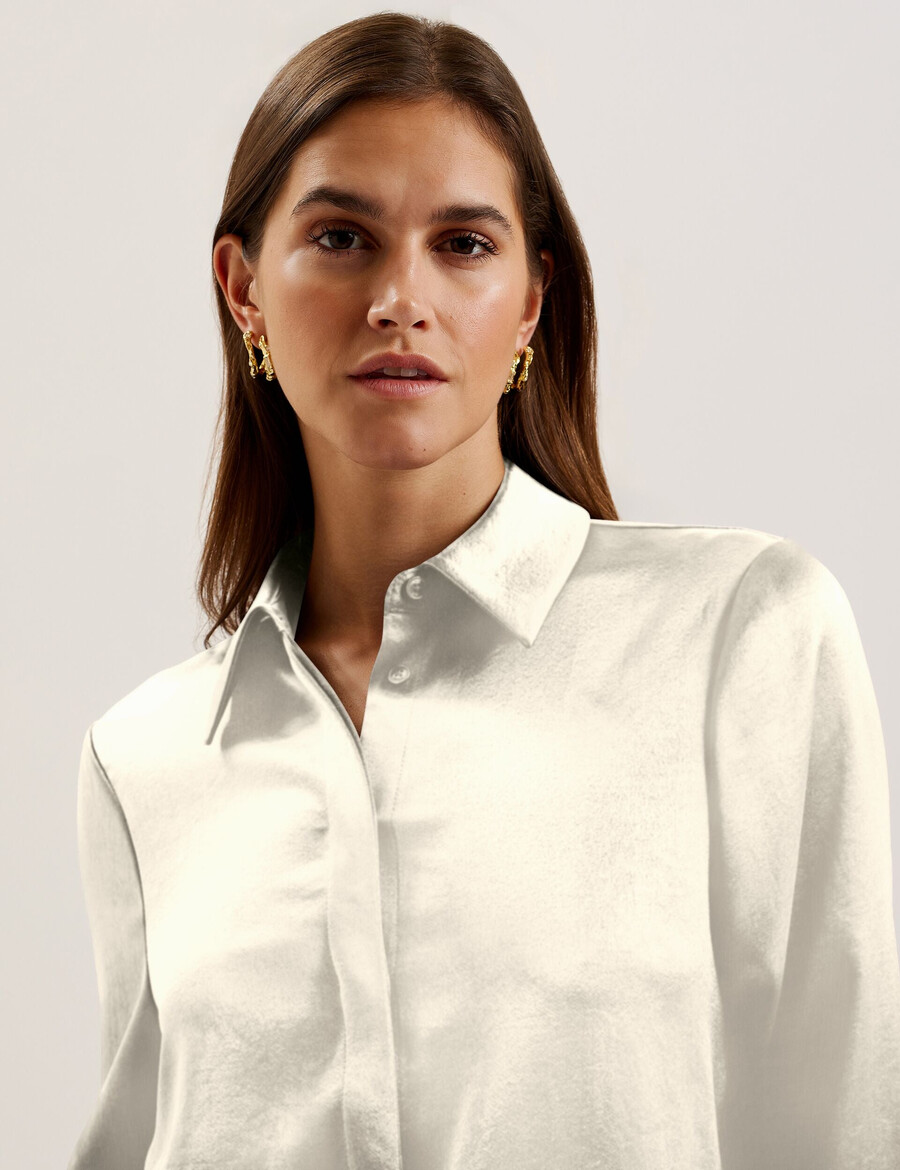 sonora - blusa longa de cetim com carcela coberta