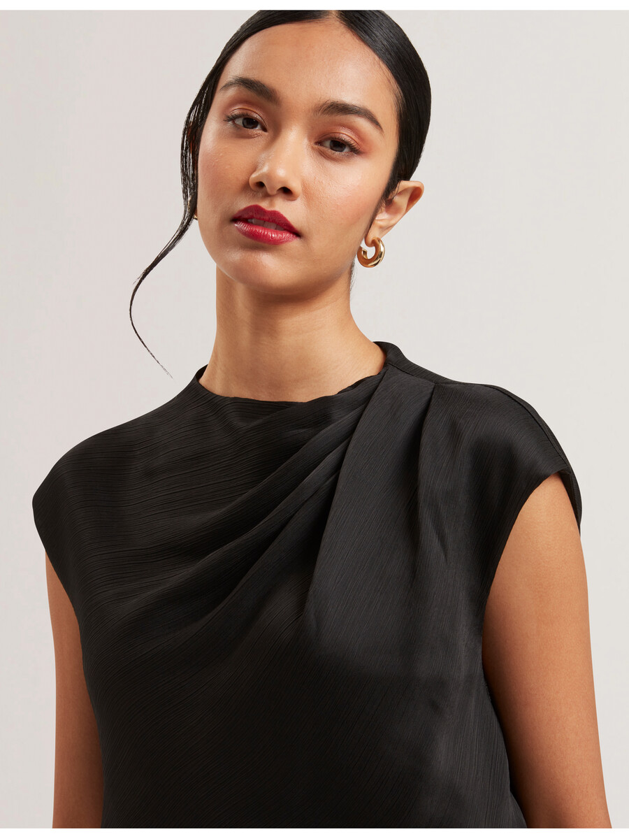 misrina - blusa de cetim com detalhe drapeado no decote